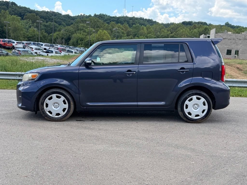 Used 2012 Scion xB FWD image 3
