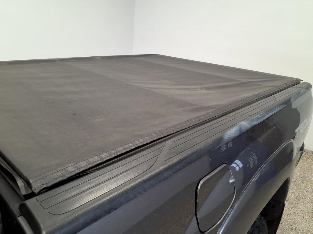 Used 2015 Toyota Tacoma 4x4 Access Cab V6 w/ TRD Sport Package image 21