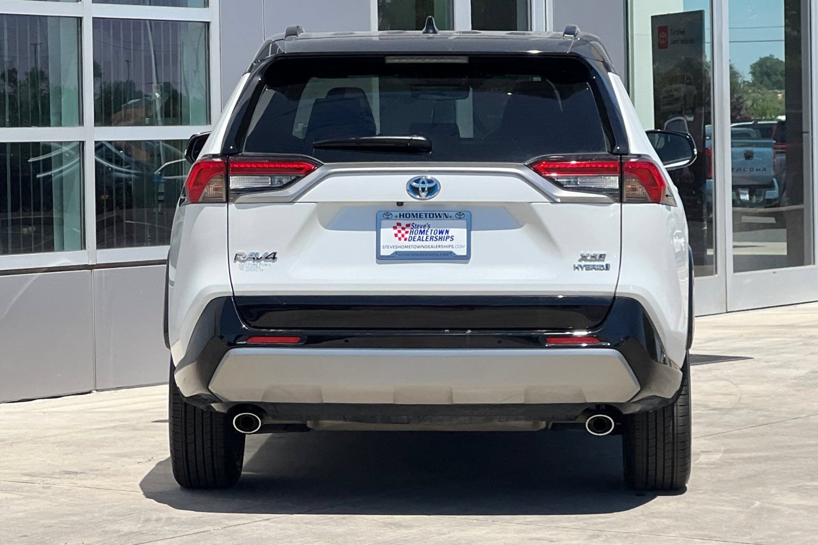 Used 2023 Toyota RAV4 XSE AWD/4WD image 5