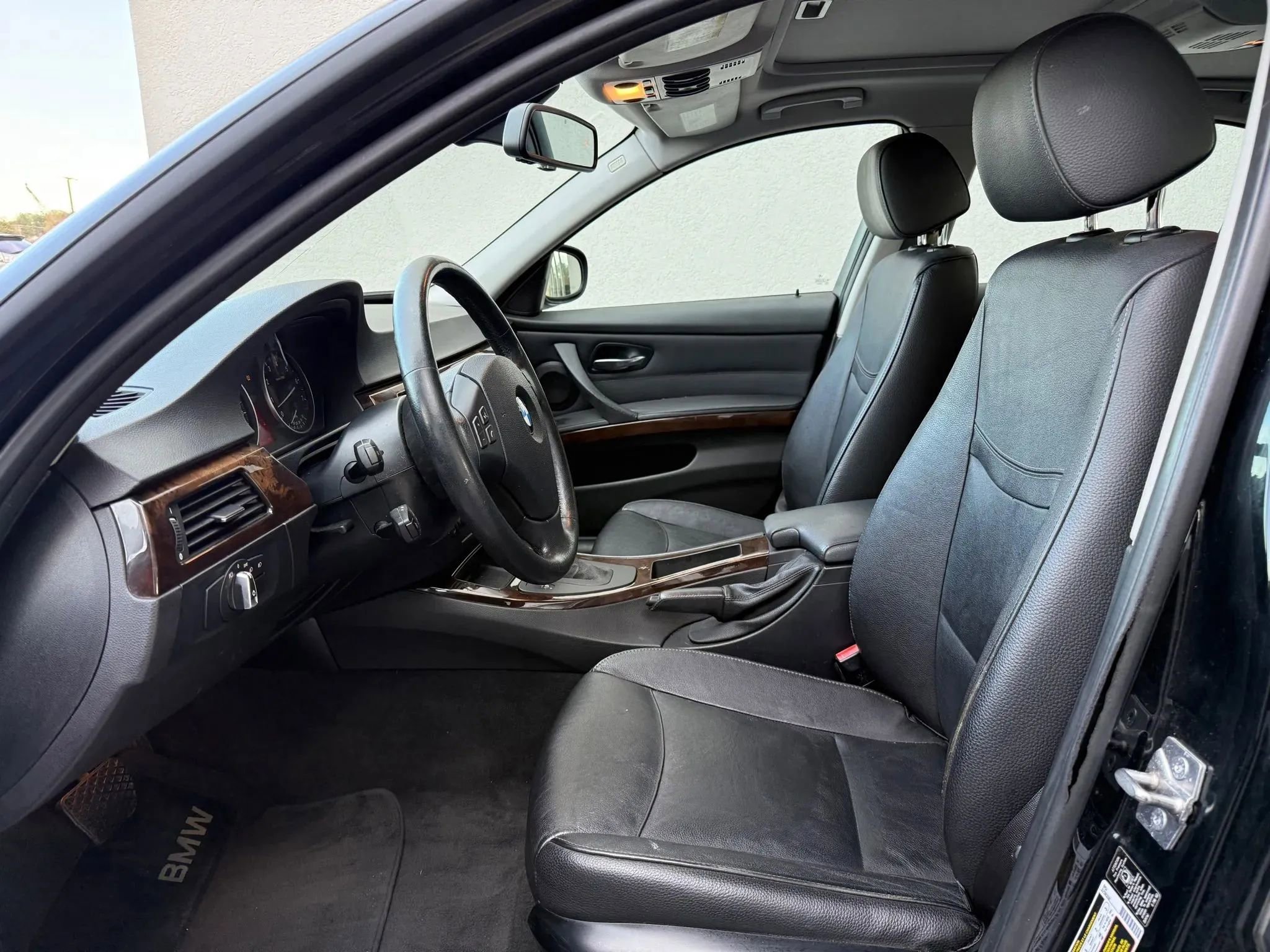 Used 2011 BMW 328i xDrive Sedan image 2