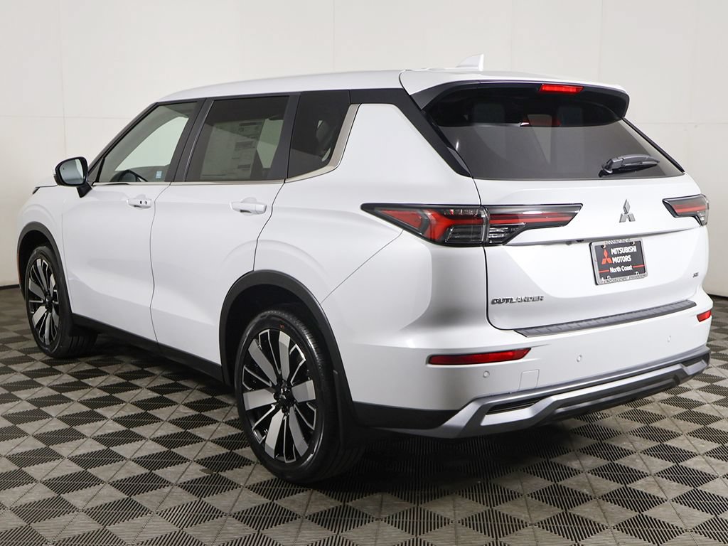 New 2026 Mitsubishi Outlander SE FWD image 11