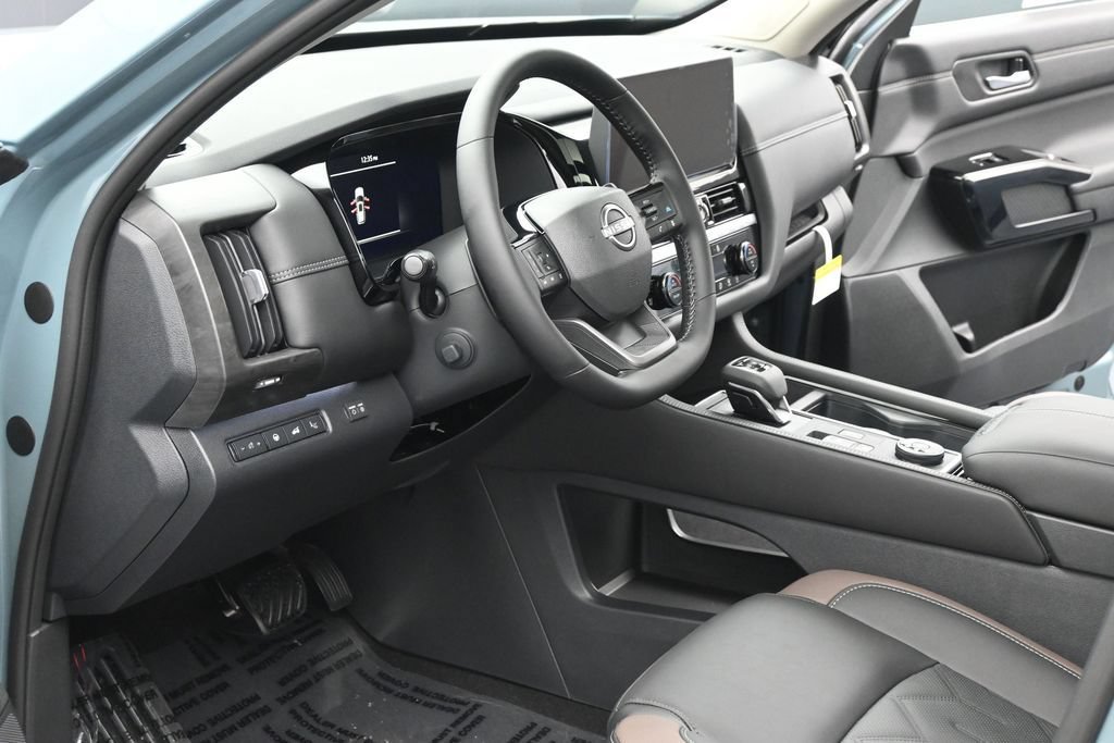 New 2026 Nissan Pathfinder Platinum w/ Accent Package AWD/4WD image 7