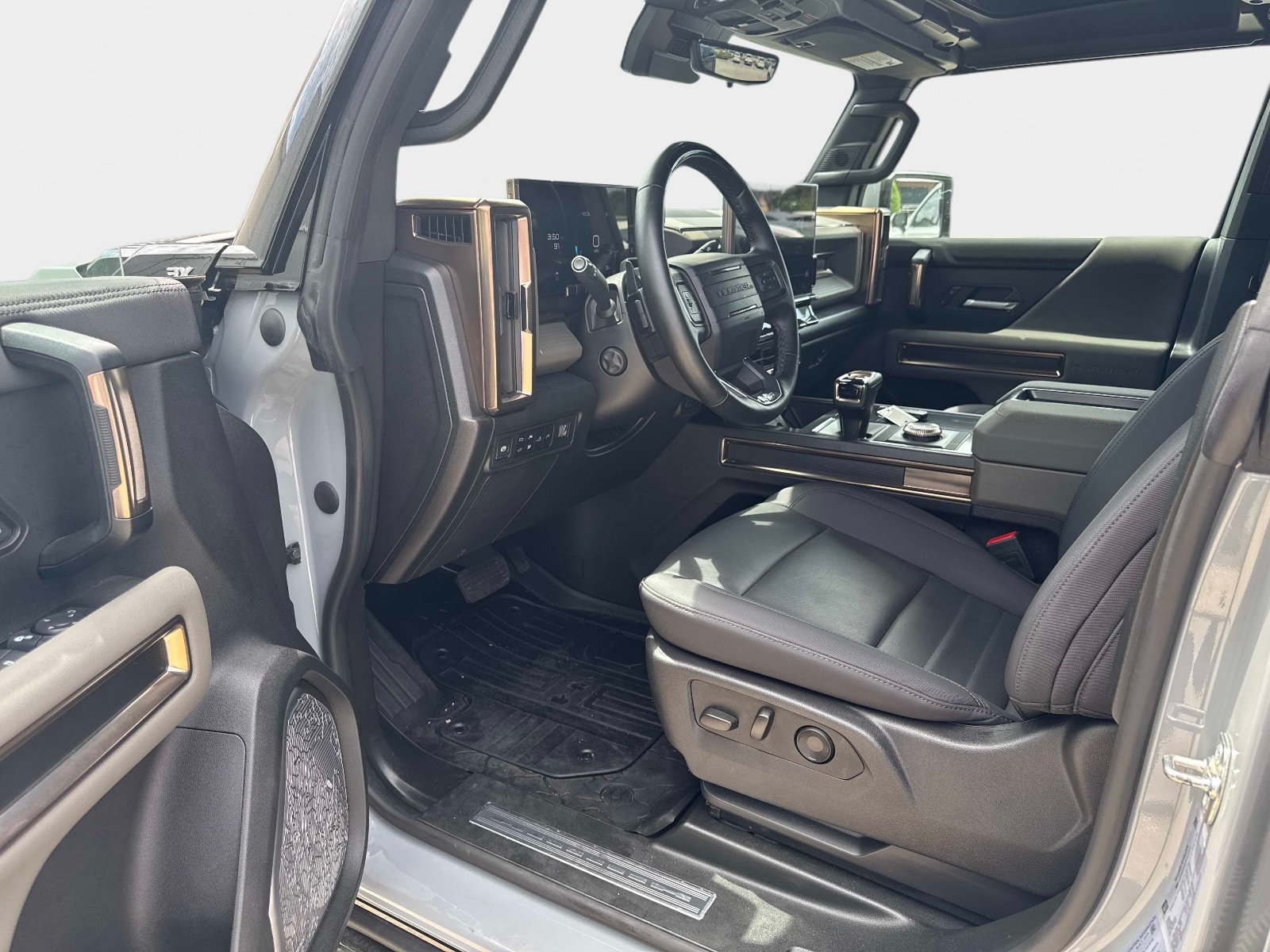 Used 2025 GMC Hummer EV 3X AWD/4WD image 46