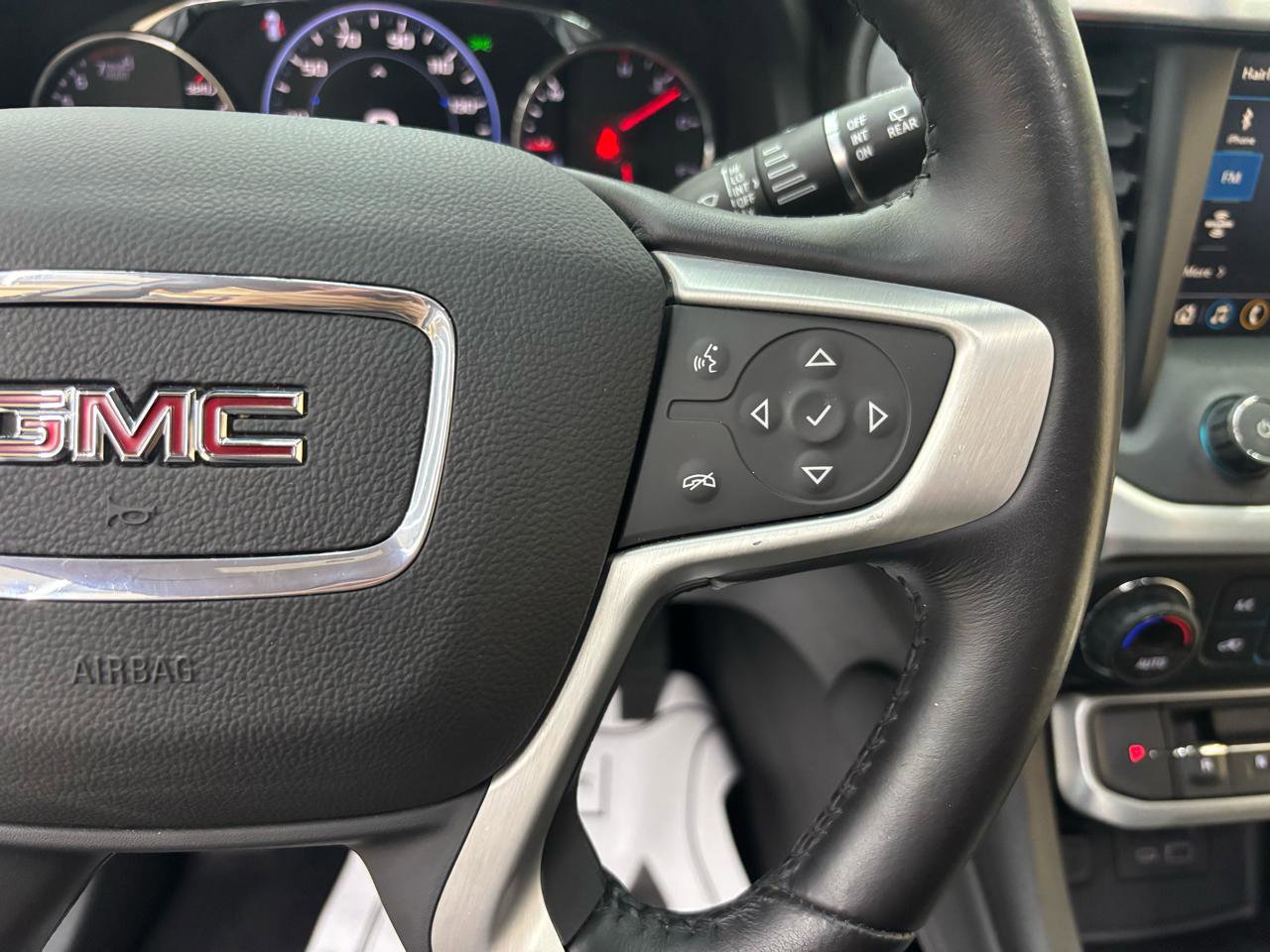 Used 2021 GMC Acadia SLT w/ Elevation Edition FWD image 41