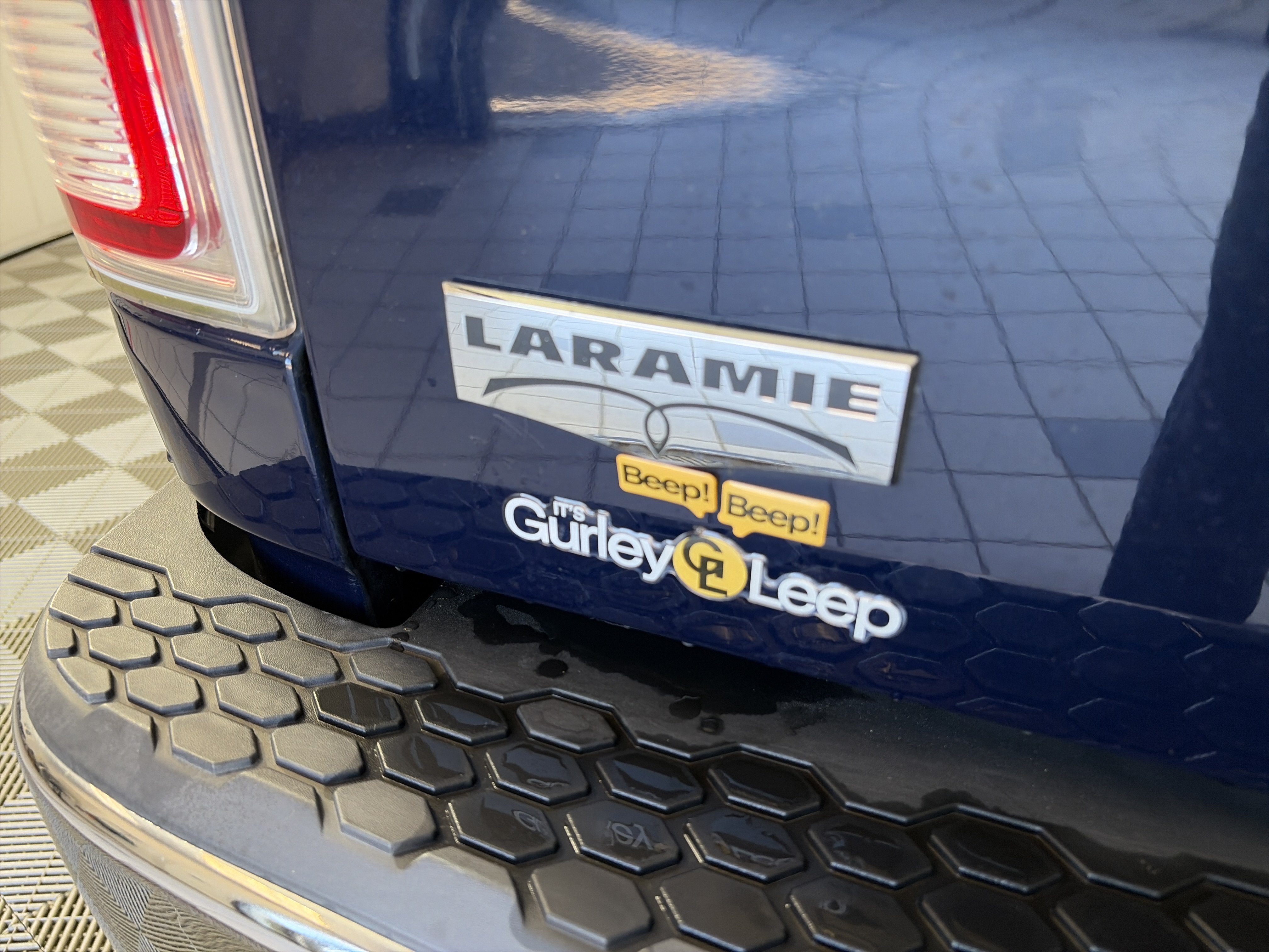 Used 2017 RAM 1500 Laramie AWD/4WD image 17