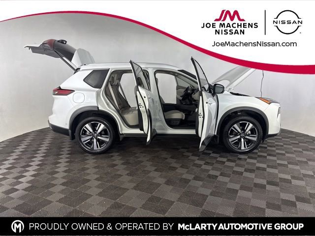 Used 2024 Nissan Rogue SL w/ SL Premium Package image 13