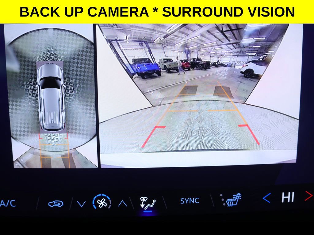 Used 2024 Chevrolet Traverse LT w/ Enhanced Driving Package image 10