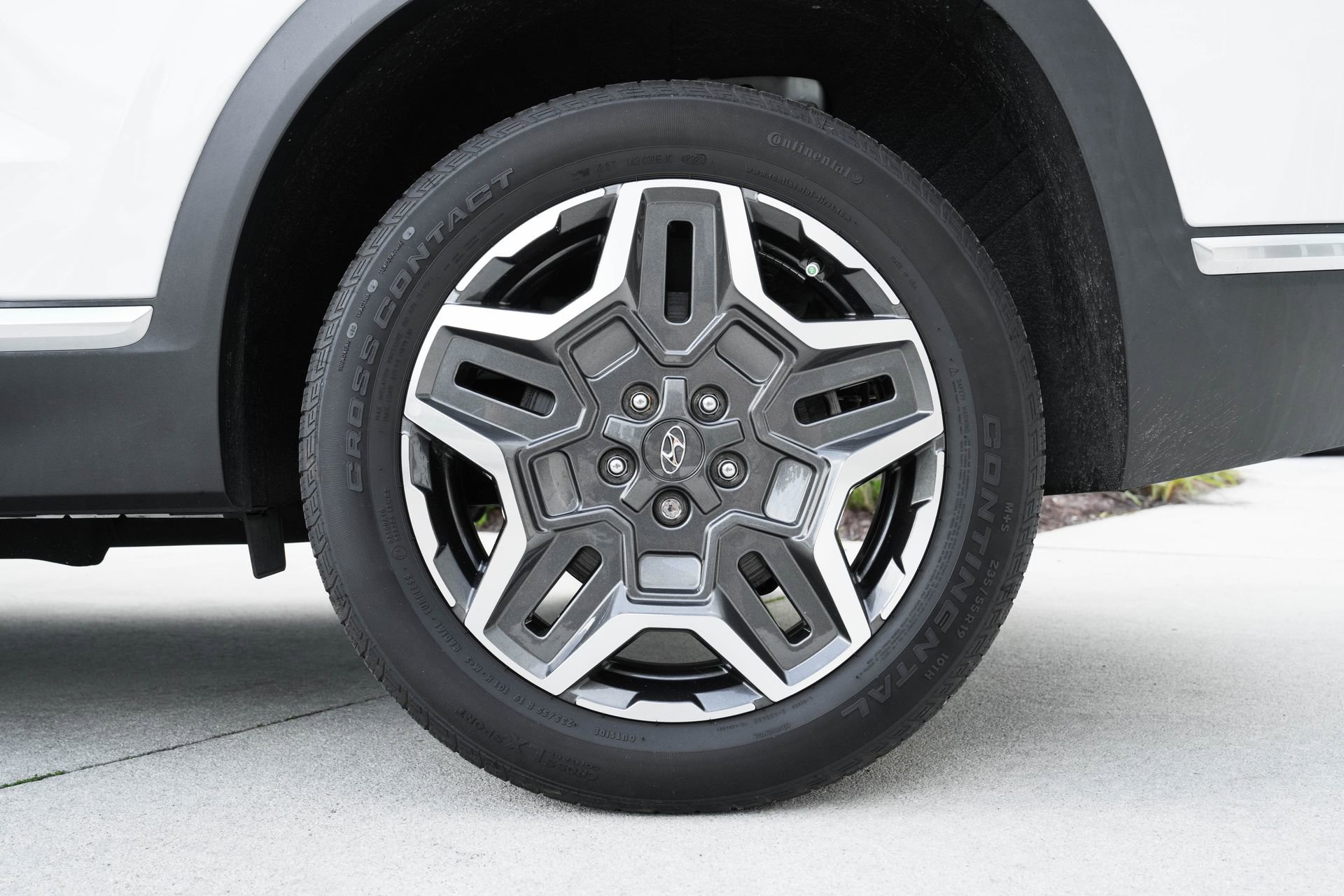 Used 2023 Hyundai Santa Fe SEL Premium w/ Cargo Package image 30