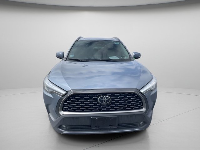 Used 2023 Toyota Corolla Cross XLE w/ Convenience Package image 3