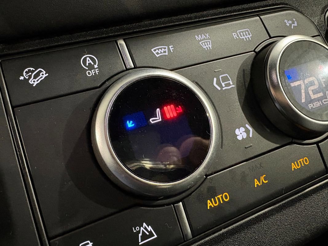 Used 2024 Land Rover Defender 110 S image 24