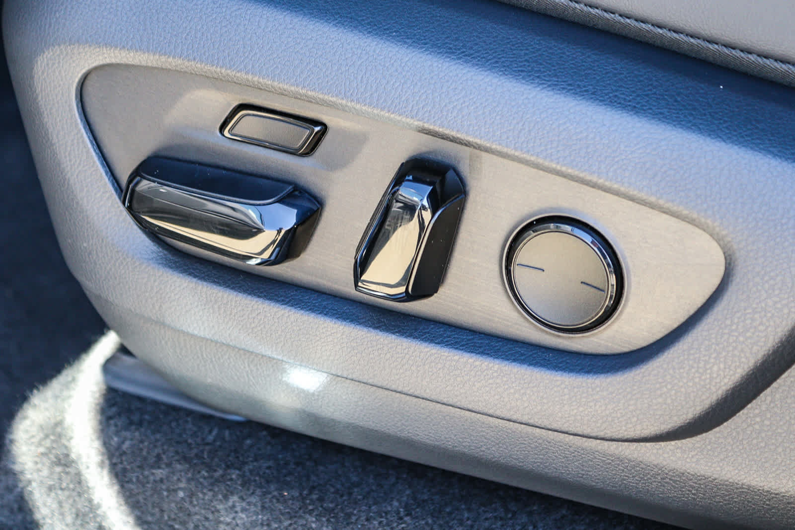 New 2026 Lexus GX 550 w/ Cold Area Package AWD/4WD image 24