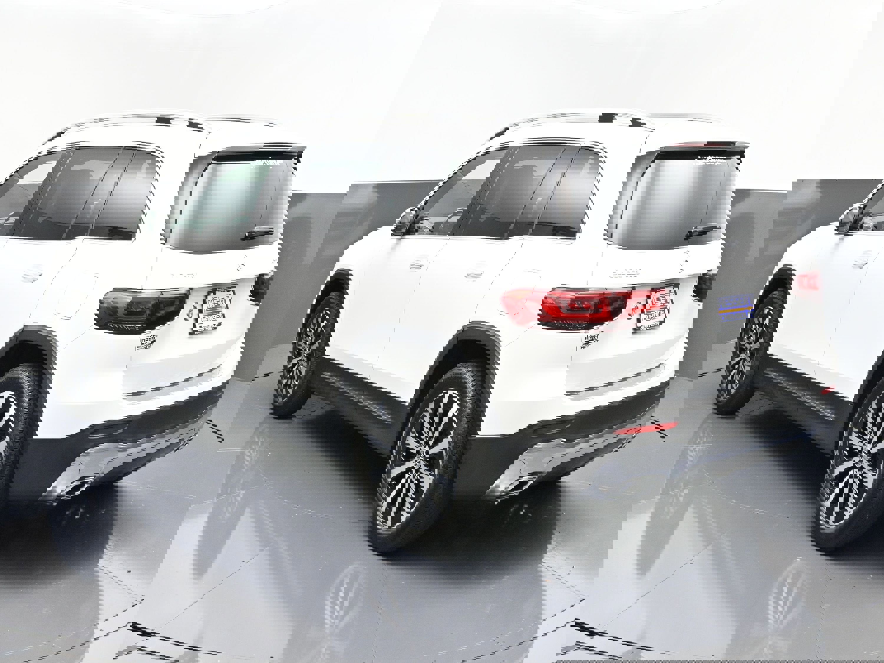 Used 2021 Mercedes-Benz GLB 250 4MATIC image 5