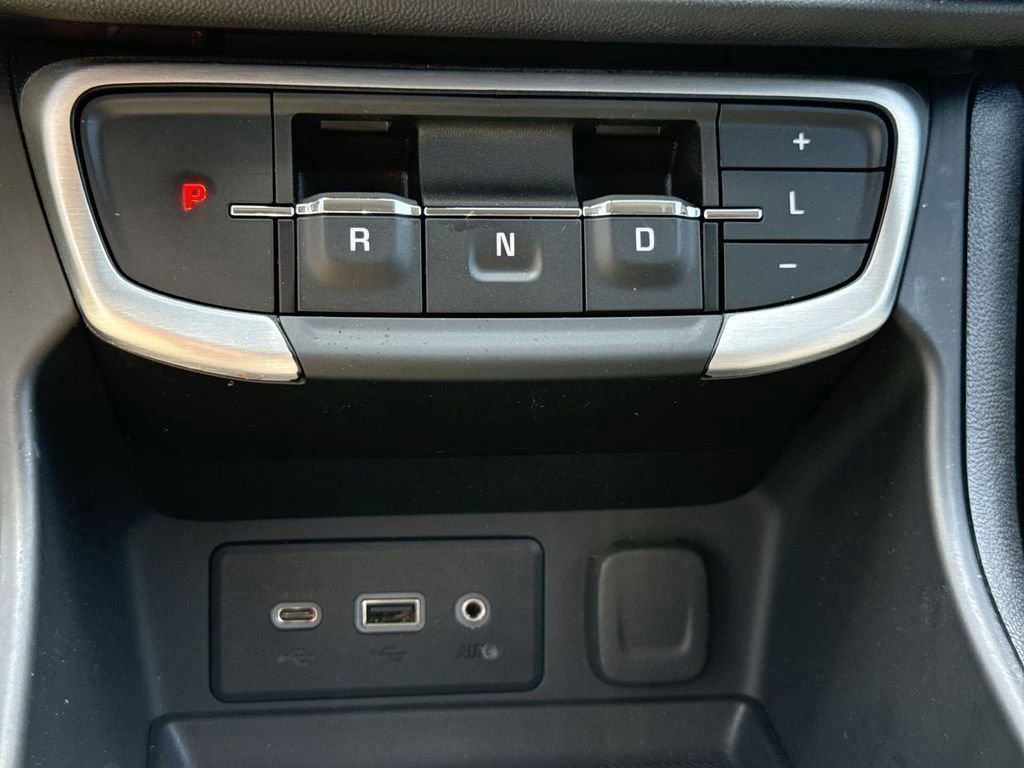 Used 2024 GMC Terrain SLE FWD image 26