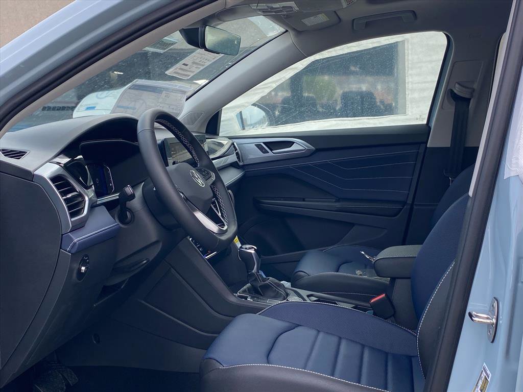 New 2026 Volkswagen Taos SEL AWD/4WD image 2