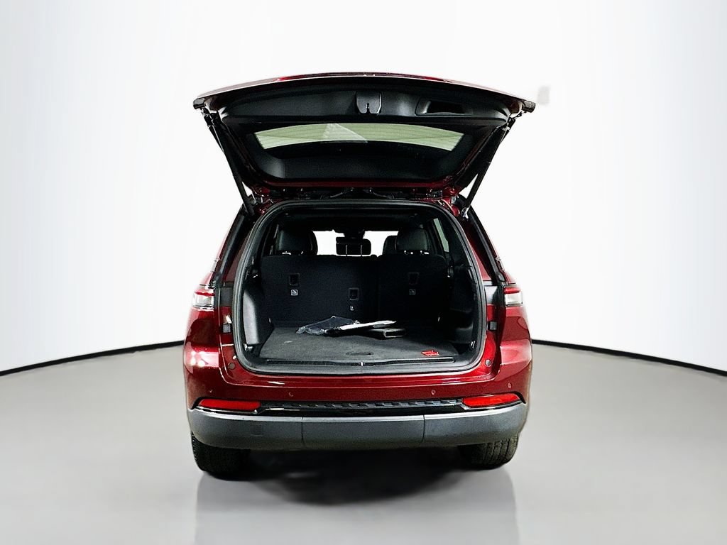 Used 2022 Jeep Grand Cherokee Altitude RWD image 34