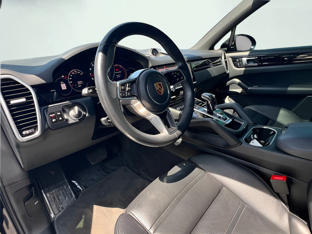 Used 2021 Porsche Cayenne AWD/4WD image 16