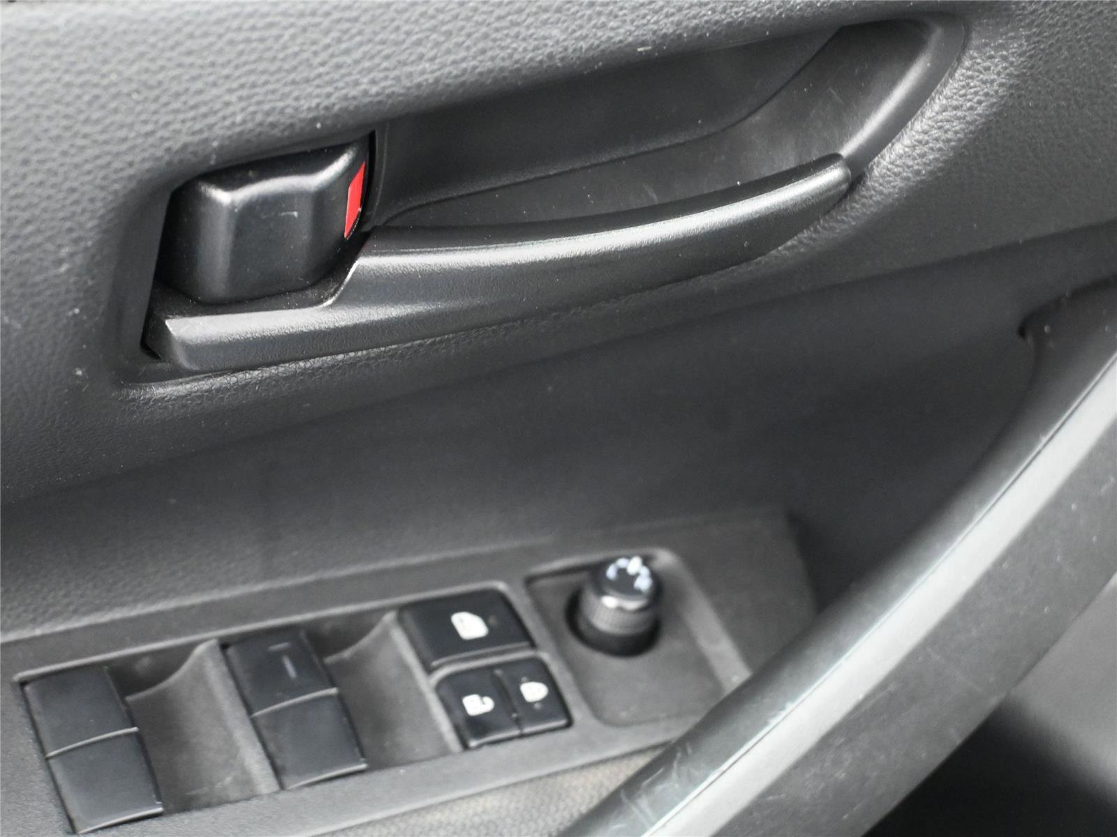 Used 2022 Toyota Corolla LE image 7