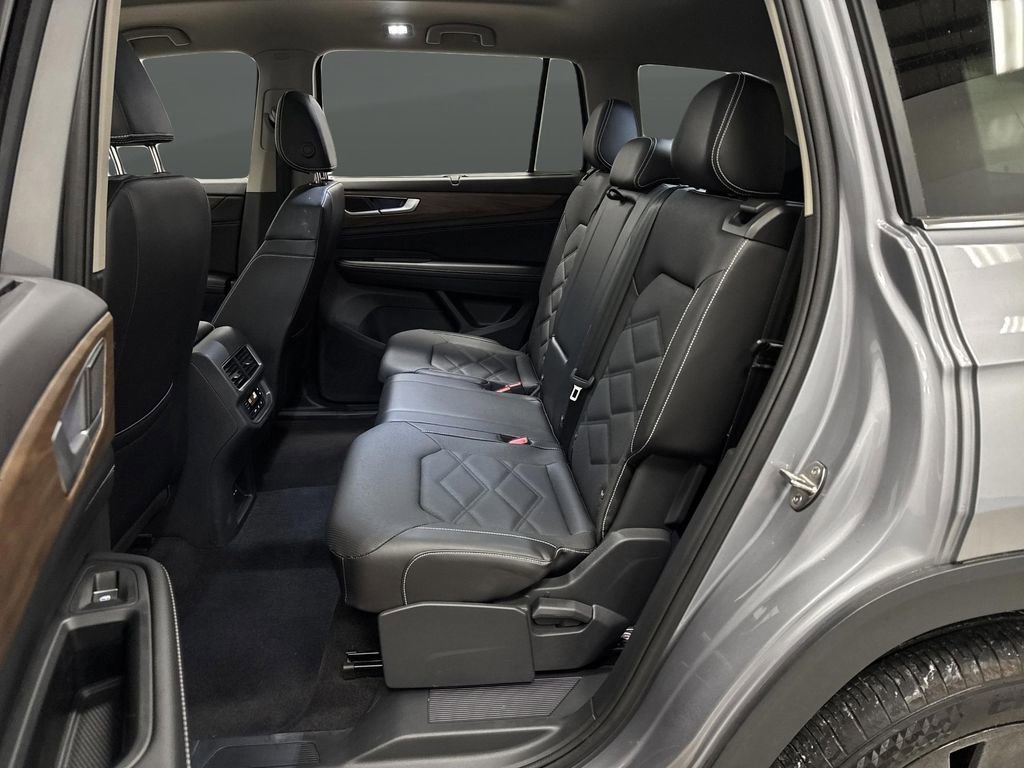 Used 2024 Volkswagen Atlas SE w/ Panoramic Sunroof Package image 29