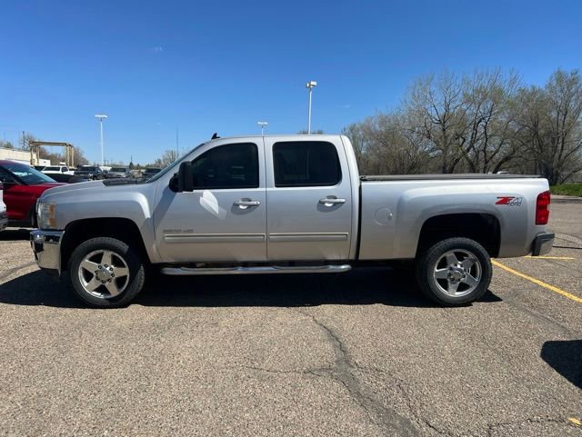 Used 2011 Chevrolet Silverado 2500 LTZ w/ LTZ Plus Package AWD/4WD image 2