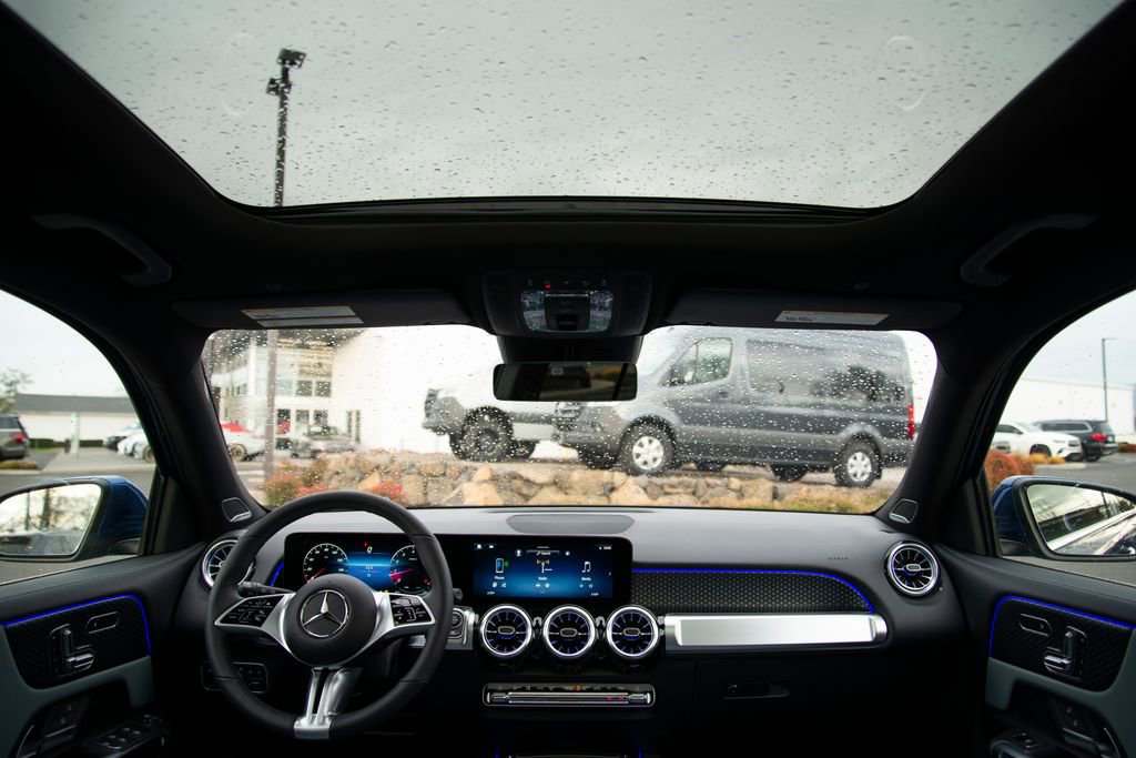 New 2026 Mercedes-Benz GLB 250 4MATIC image 16