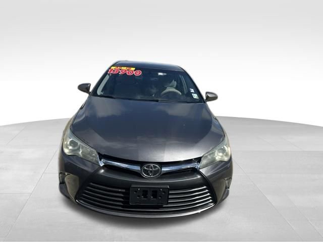 Used 2016 Toyota Camry LE image 3