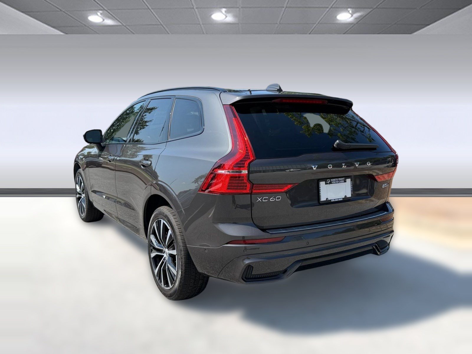 Certified 2025 Volvo XC60 B5 Plus w/ Protection Package Premier AWD/4WD image 3