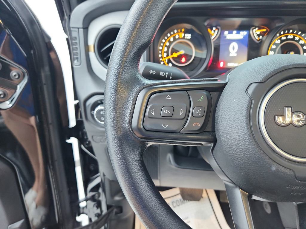 Used 2025 Jeep Gladiator Sport image 25