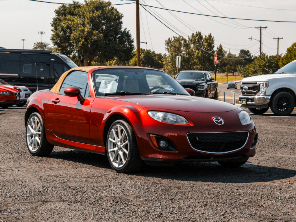 Used 2010 MAZDA MX-5 Miata Grand Touring w/ Premium Pkg RWD image 3