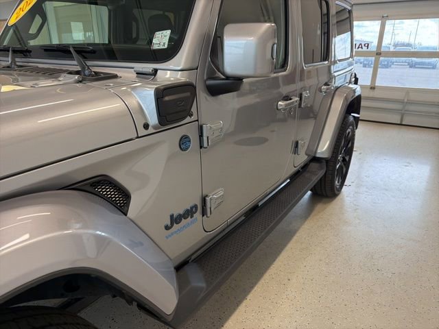 Used 2021 Jeep Wrangler Unlimited Sahara AWD/4WD image 6