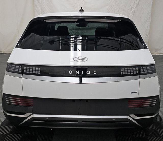 Used 2024 Hyundai Ioniq 5 SEL image 5