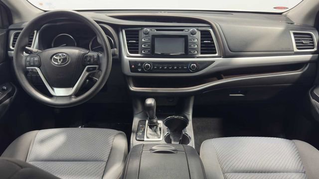 Used 2015 Toyota Highlander LE FWD image 19