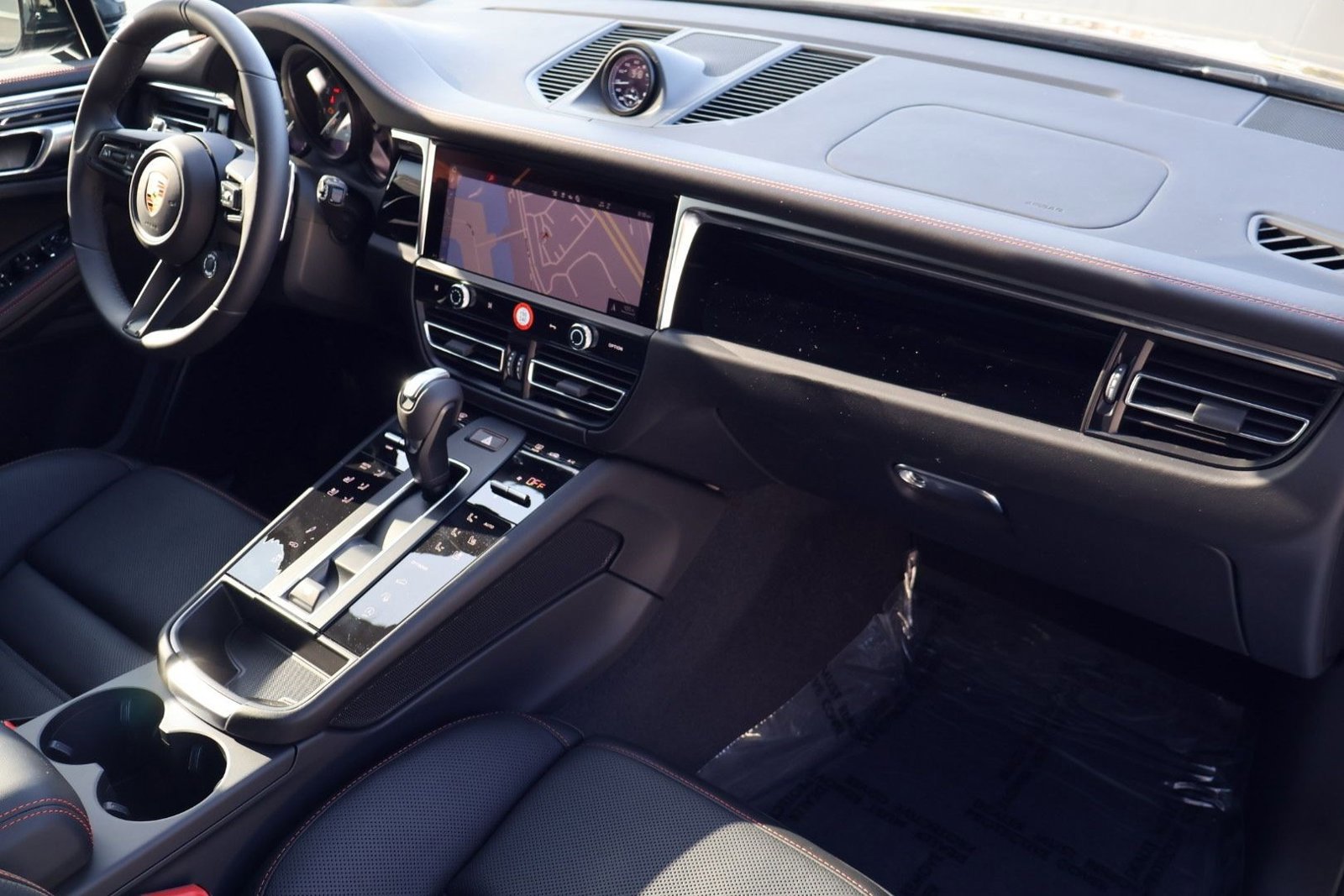 New 2026 Porsche Macan S image 25