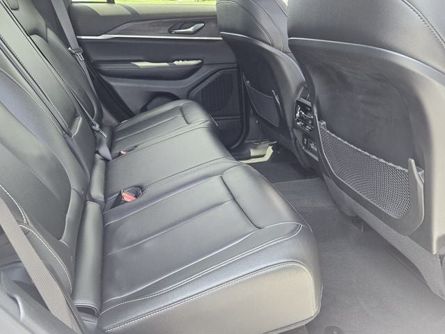 Used 2023 Jeep Grand Cherokee Limited RWD image 14