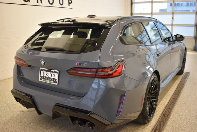 New 2027 BMW M5 Touring AWD/4WD image 4