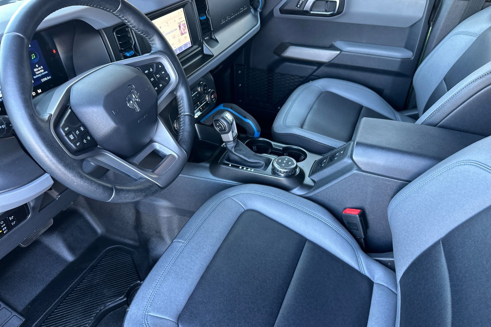 Used 2023 Ford Bronco Black Diamond w/ Sasquatch Package image 10