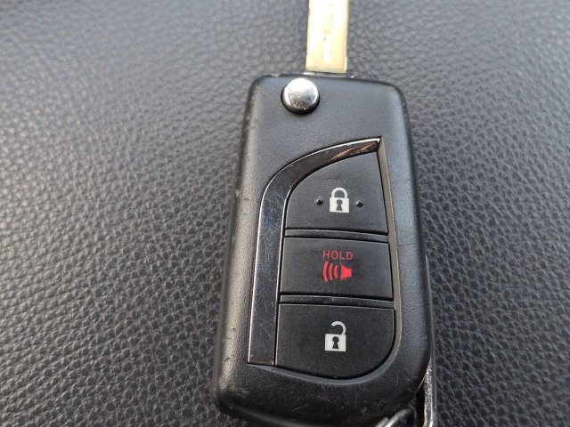 Used 2025 Toyota RAV4 LE AWD/4WD image 31
