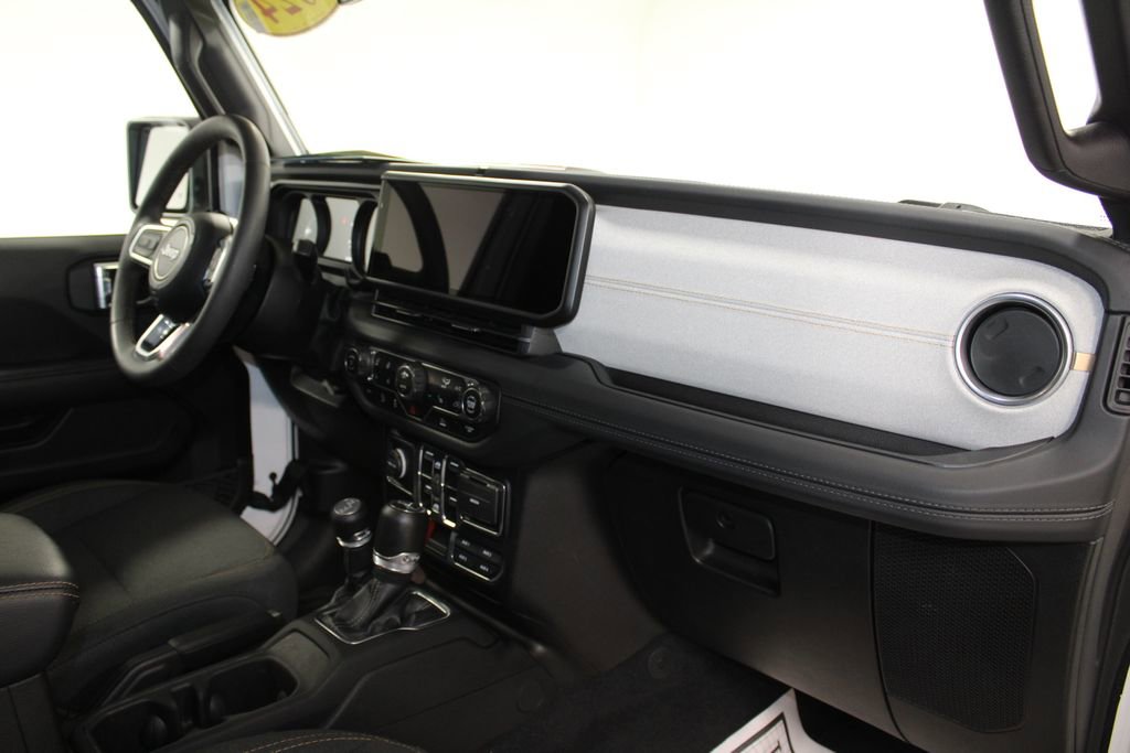 Used 2024 Jeep Wrangler Sahara image 31