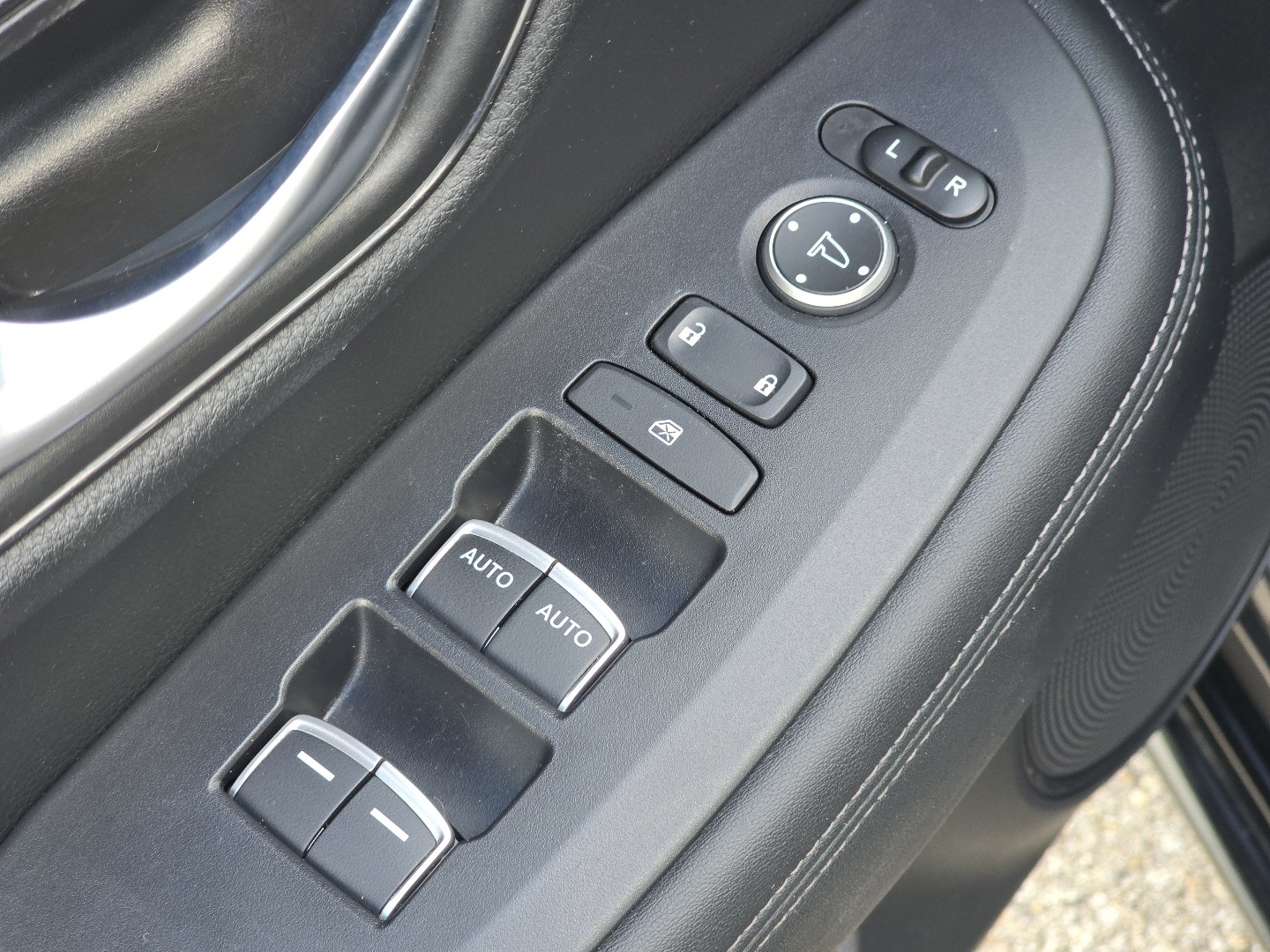 Used 2024 Honda HR-V EX-L image 24