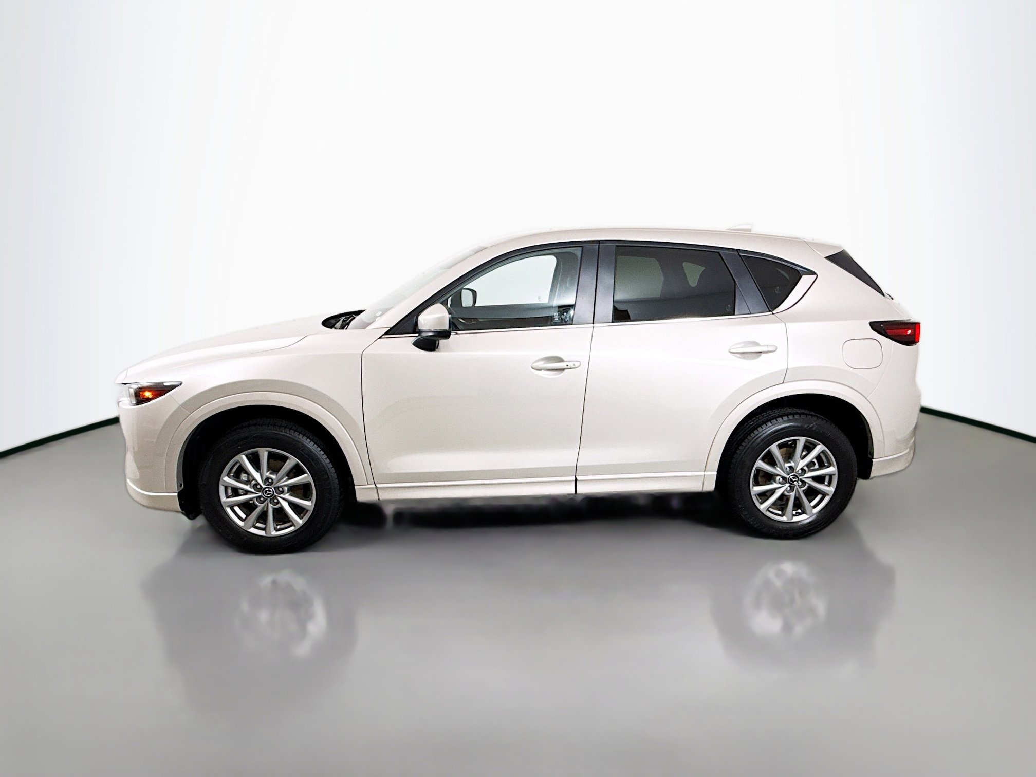 Used 2025 MAZDA CX-5 AWD 2.5 S w/ Select Package image 4