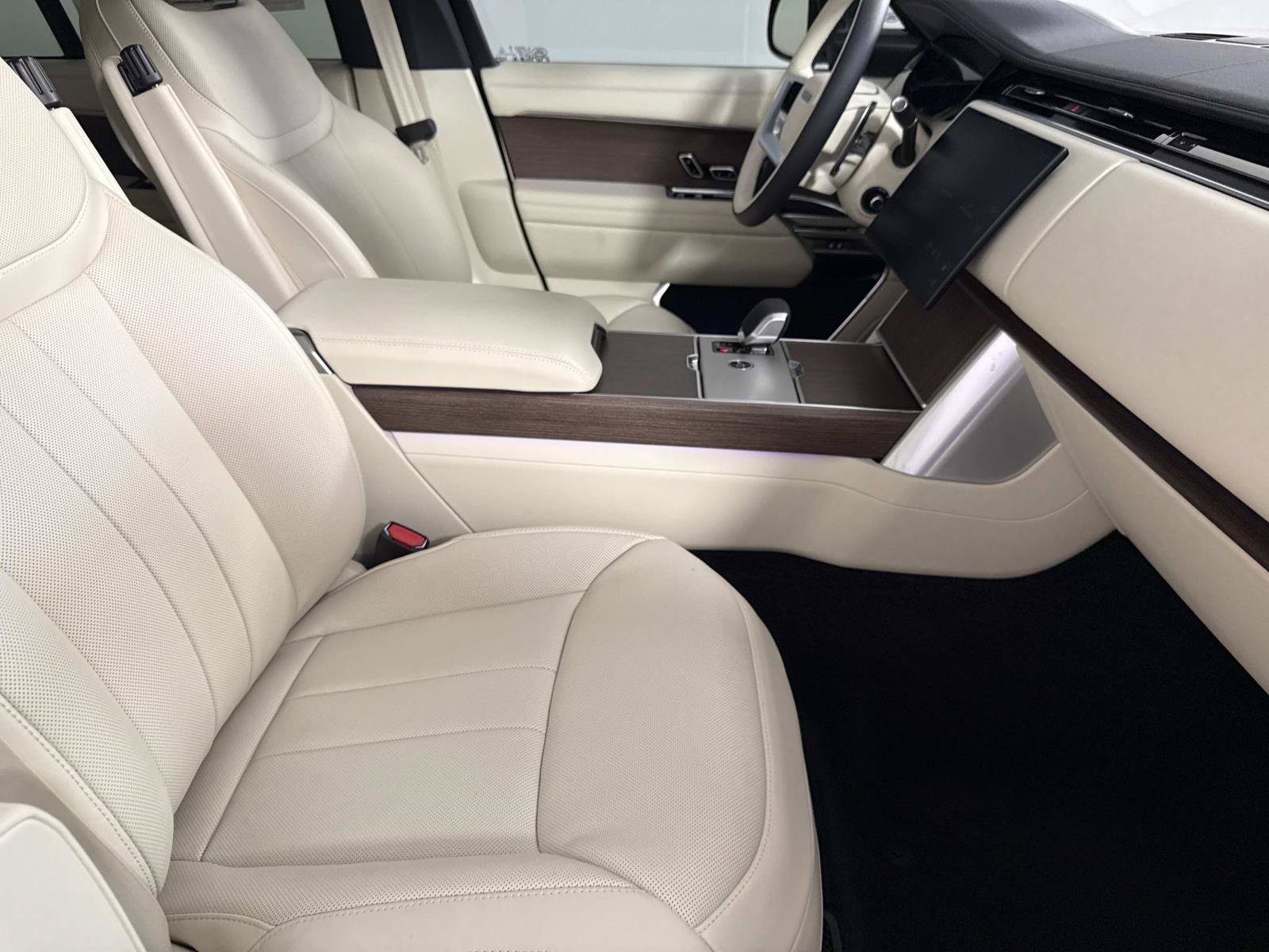 New 2026 Land Rover Range Rover SE AWD/4WD image 8