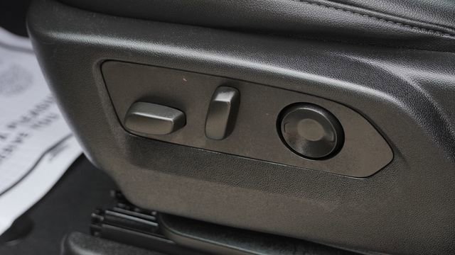 Used 2024 Chevrolet Suburban LT image 20