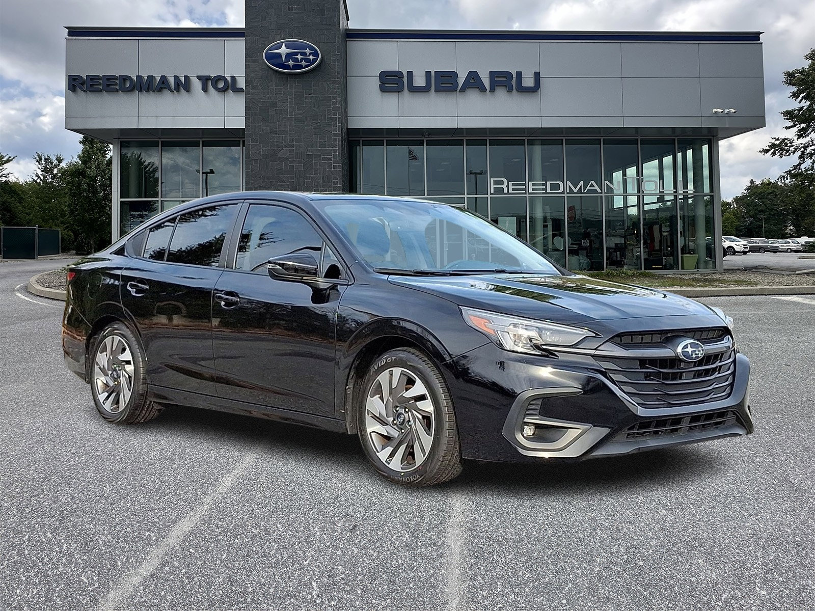 Used 2023 Subaru Legacy Limited image 1