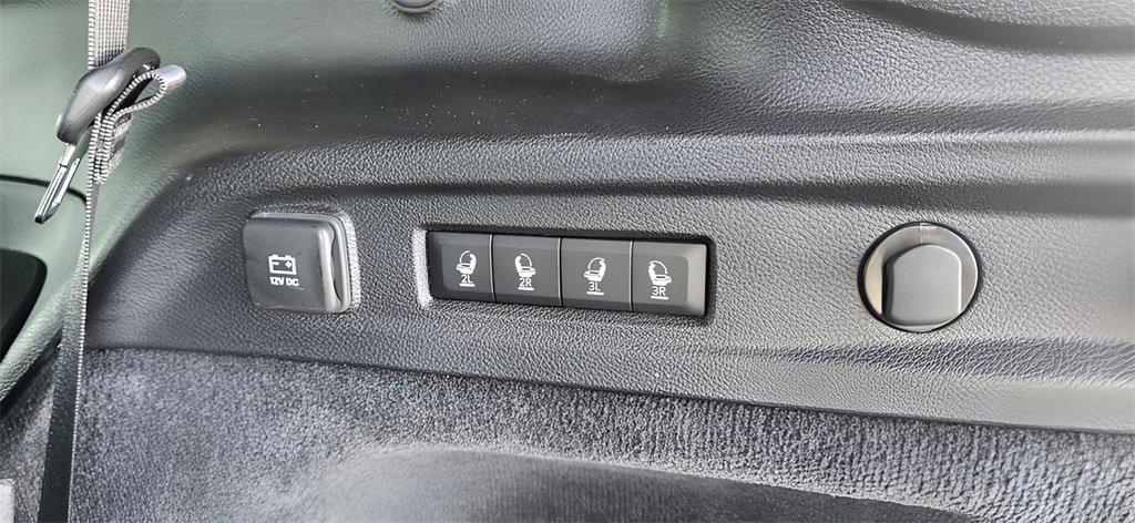 Used 2024 Jeep Grand Cherokee L Overland w/ Luxury Tech Group IV image 26