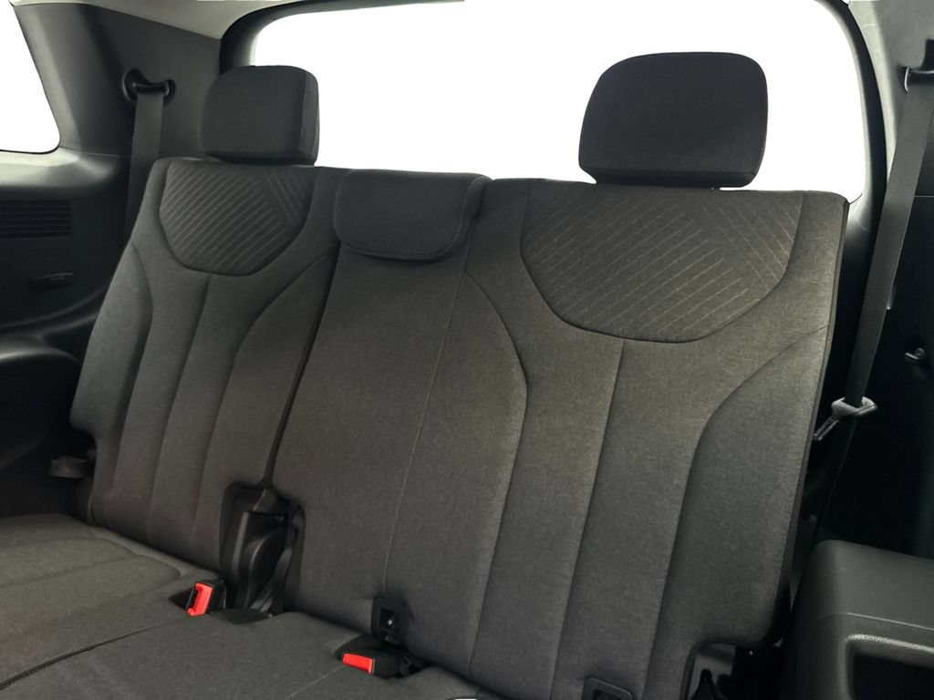 Used 2025 Hyundai Palisade SE FWD image 38