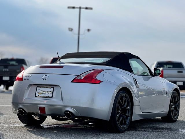 Used 2017 Nissan 370Z Roadster image 5