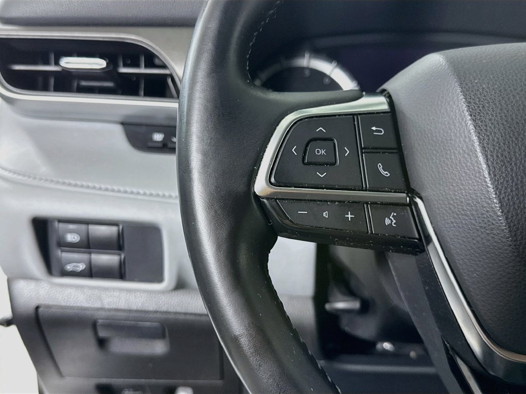 Certified 2021 Toyota Highlander XLE AWD/4WD image 21