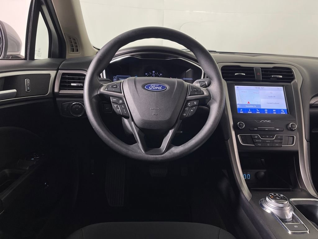 Used 2020 Ford Fusion SE image 15