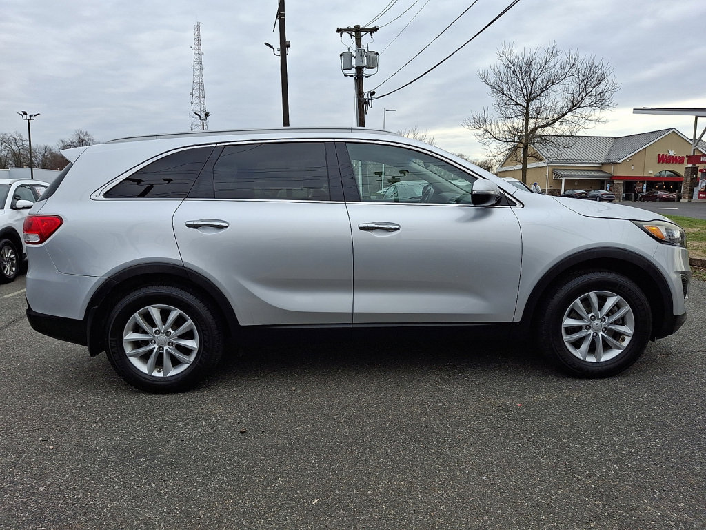 Used 2018 Kia Sorento LX image 6