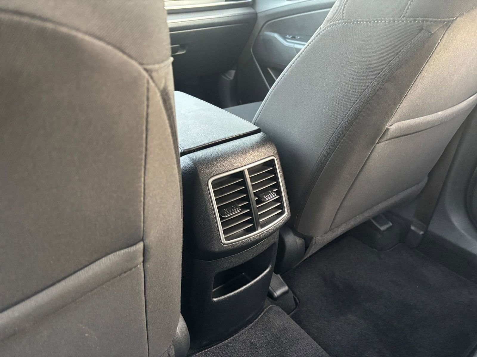 Used 2025 Kia Sportage LX image 23