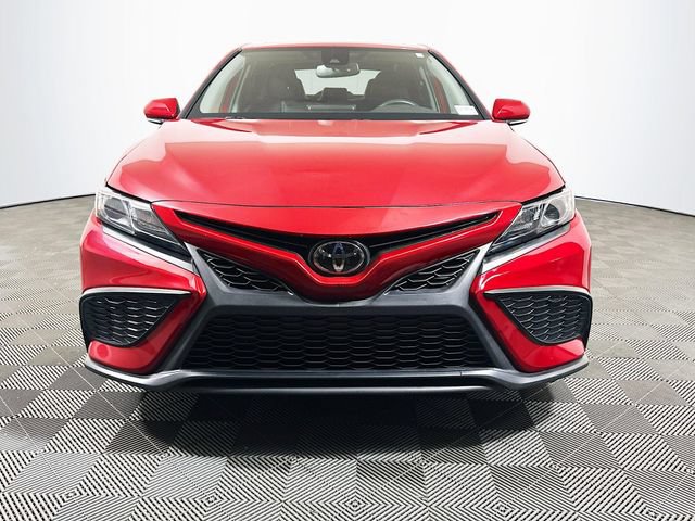 Used 2024 Toyota Camry SE w/ Cold Weather Package FWD image 3